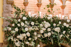 fireplace_wedding_flowers_candles_2000x1125