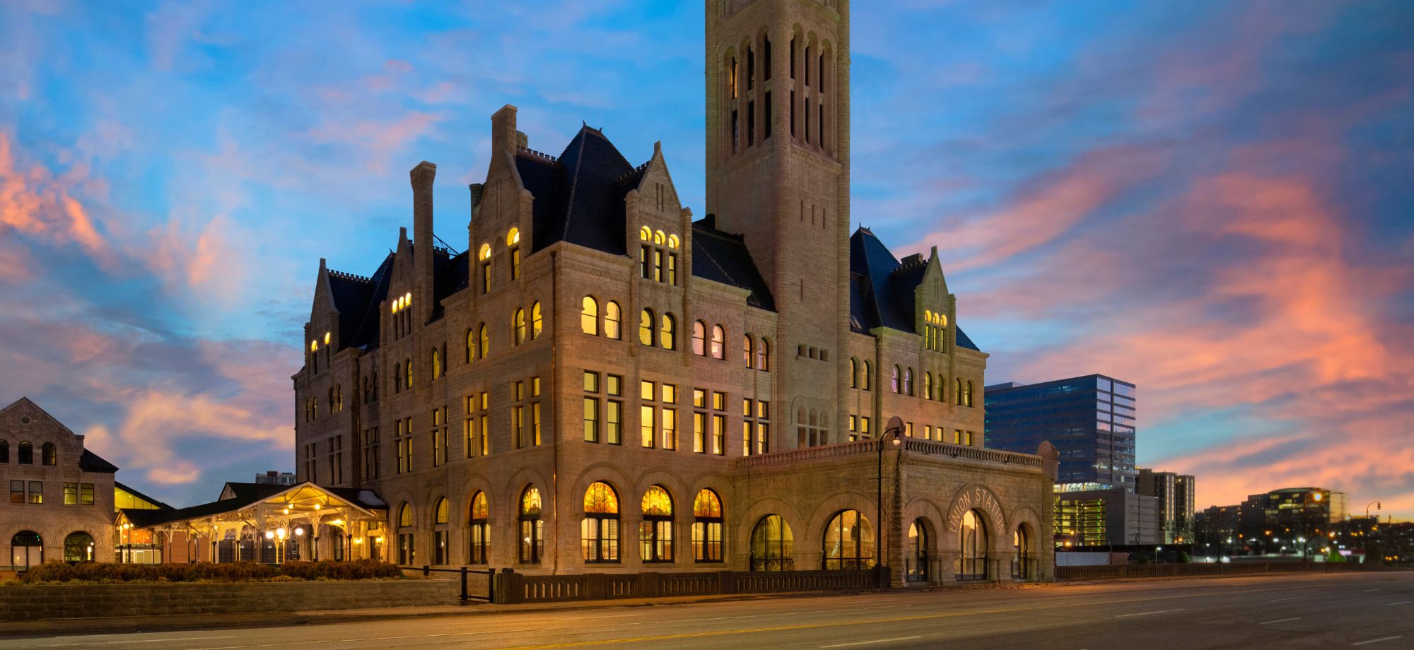 Best Hotel For Memorial Day Weekend In Nashville, TN