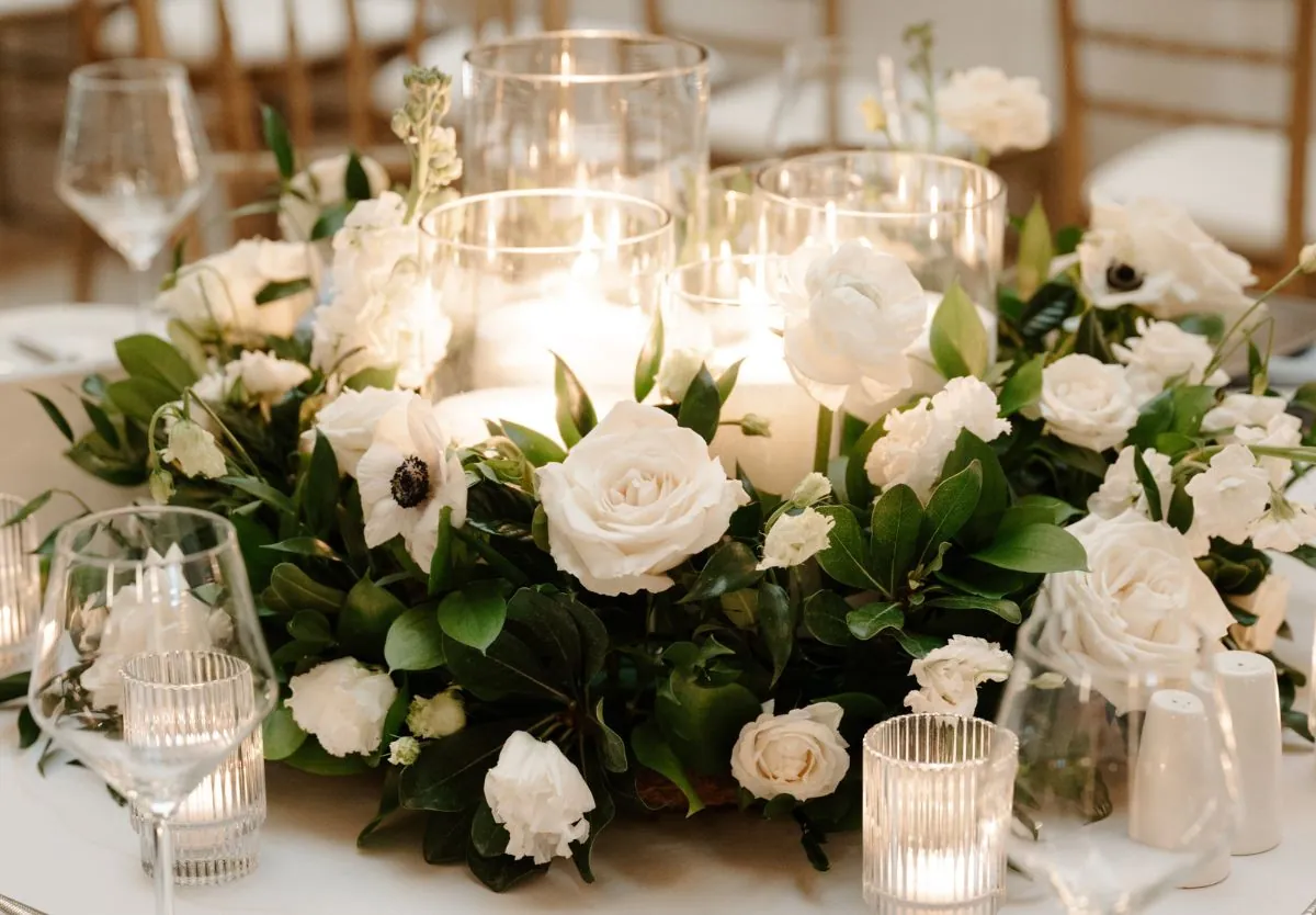 Wedding details, flowers and candles